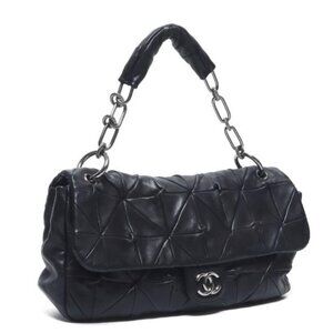 Chanel black lamb skin diamond quilting leather and chain shoulder bag